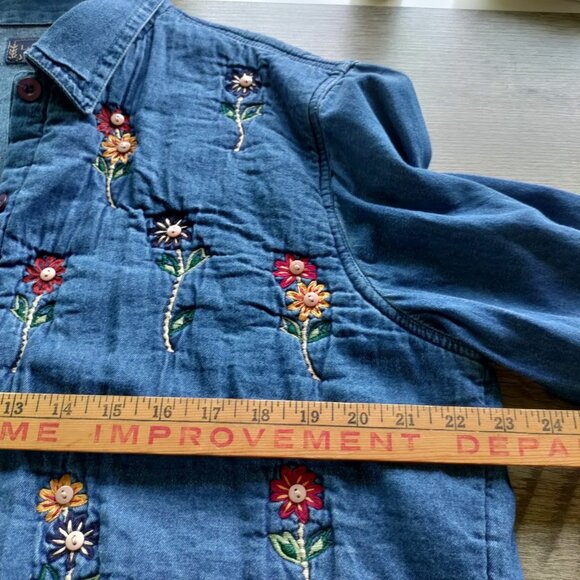 Vintage Life Style Plus Woman's Cotton Floral Embroidered Button Front Shirt - Picture 6 of 9